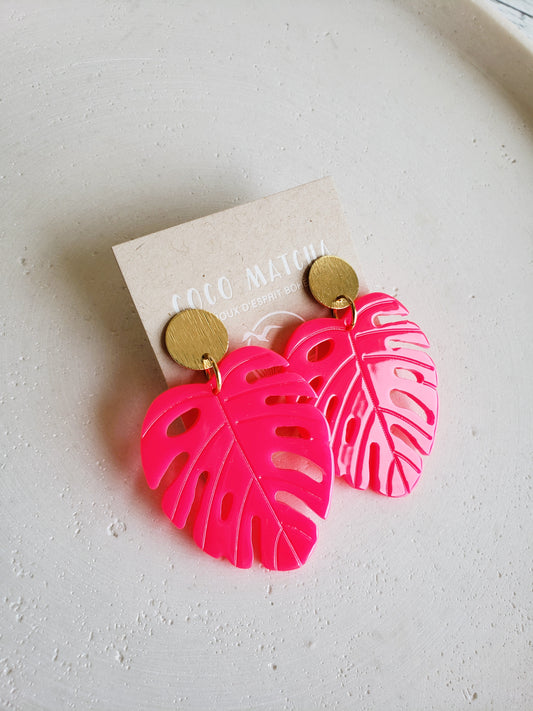 Boucles d'oreilles Monstera rose fluo